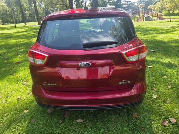 2017 Ford C MAX Hybrid SE 4dr Hatchback CVT — photo 3