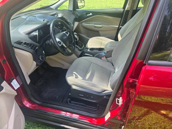 2017 Ford C MAX Hybrid SE 4dr Hatchback CVT — photo 8