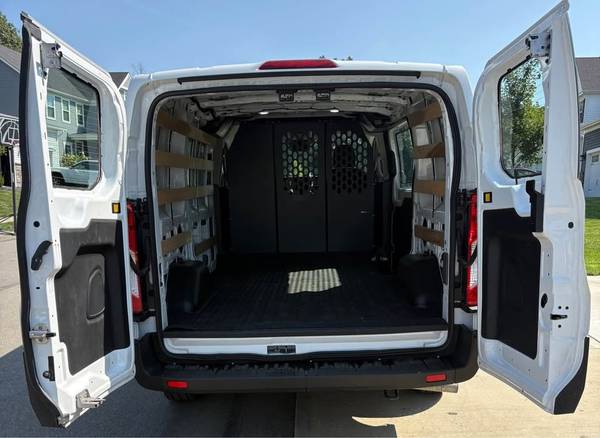 2025 Ford Transit Cargo VAN Base — photo 2