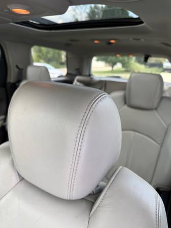 2007 GMC Acadia SLT-1 All-wheel Drive Automatic — photo 5