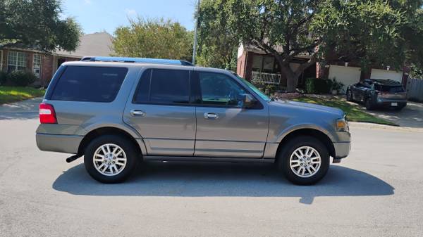2012 Ford Expedition XL 4dr 4x4 Automatic — photo 4