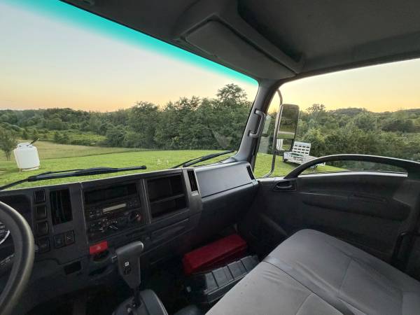 2018 Isuzu Npr Hd — photo 8
