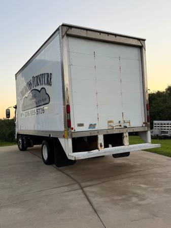 2018 Isuzu Npr Hd — photo 4