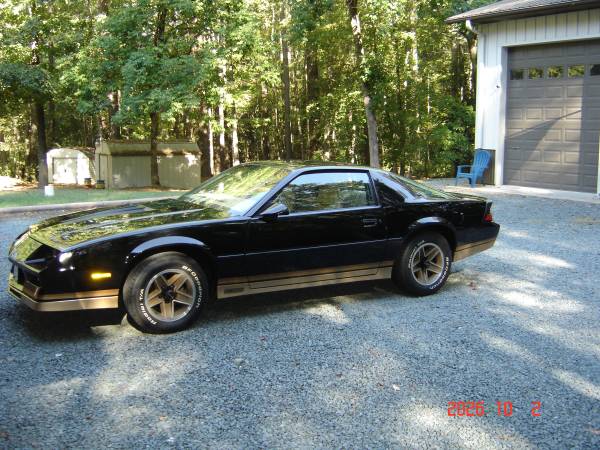 1982 Chevrolet Camaro Z28 2dr Hatchback — photo 2