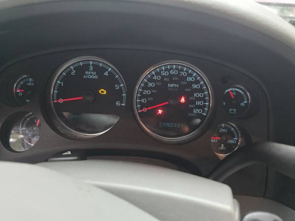 2007 Chevrolet Suburban 1500 LS — photo 3