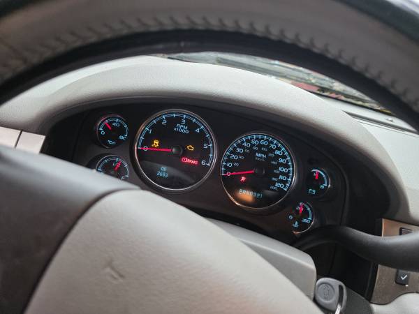 2007 Chevrolet Suburban 1500 LS — photo 4