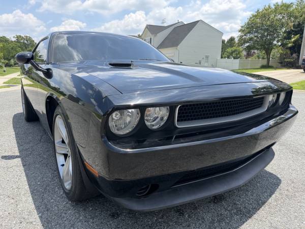 2013 Dodge Challenger SXT 2dr Coupe Automatic — photo 1
