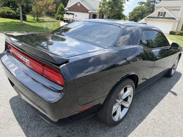 2013 Dodge Challenger SXT 2dr Coupe Automatic — photo 5