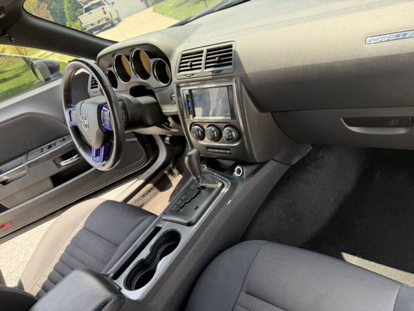 2013 Dodge Challenger SXT 2dr Coupe Automatic — photo 7