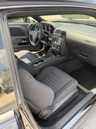 2013 Dodge Challenger SXT 2dr Coupe Automatic — photo 8
