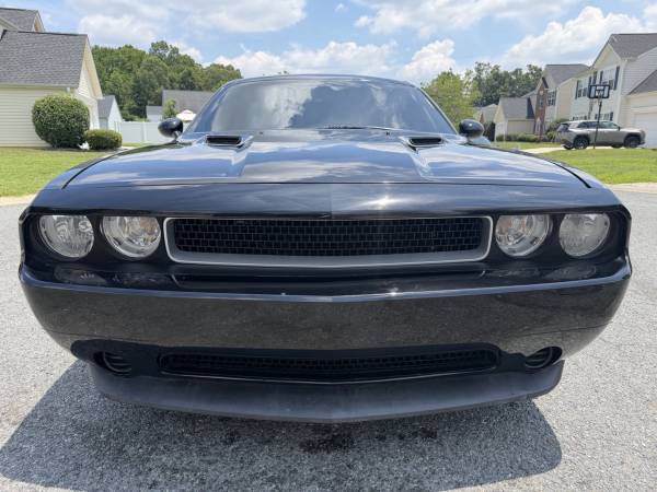 2013 Dodge Challenger SXT 2dr Coupe Automatic — photo 3