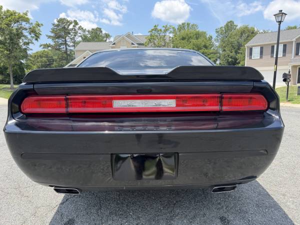 2013 Dodge Challenger SXT 2dr Coupe Automatic — photo 4