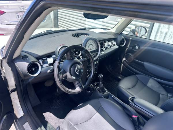 2011 MINI Clubman Cooper — photo 8