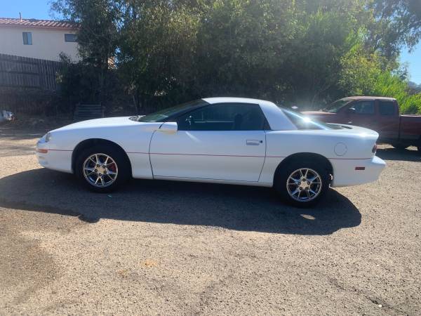 2002 Chevrolet Camaro Base 2dr Coupe Manual — photo 1