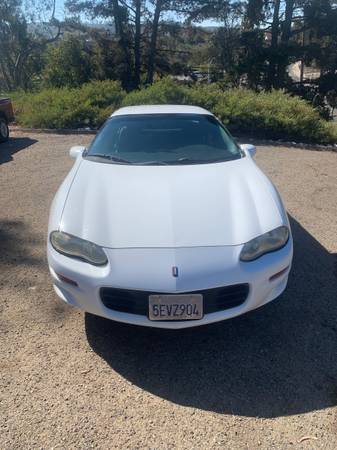2002 Chevrolet Camaro Base 2dr Coupe Manual — photo 4