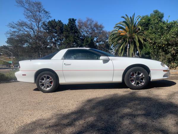 2002 Chevrolet Camaro Base 2dr Coupe Manual — photo 2