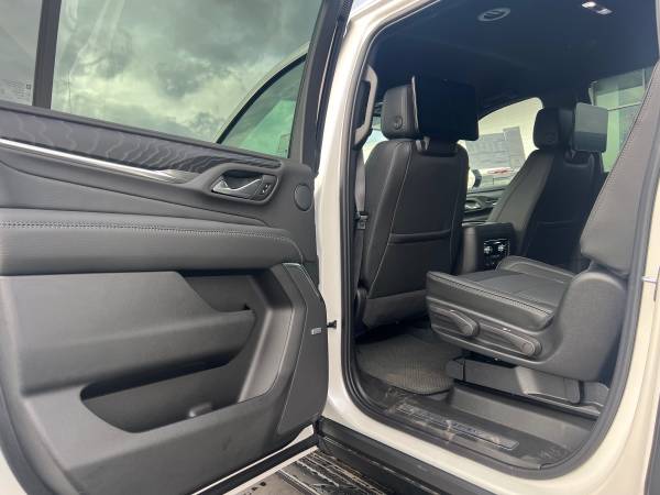 2023 GMC Yukon XL SLE — photo 11