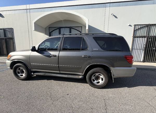 2003 Toyota Sequoia SR5 V8 4x4 Automatic — photo 5