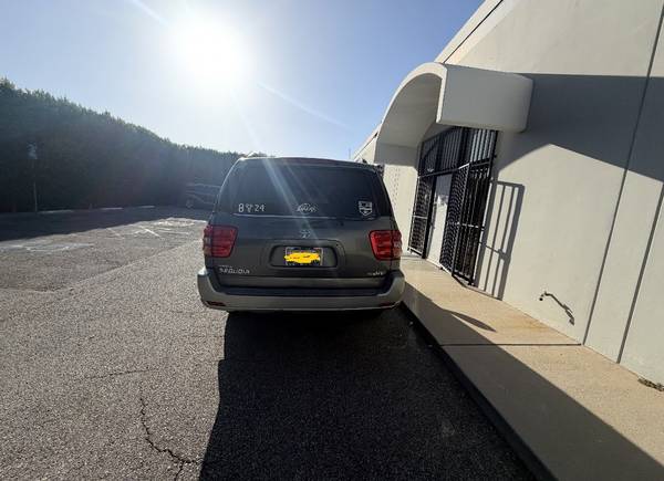 2003 Toyota Sequoia SR5 V8 4x4 Automatic — photo 3
