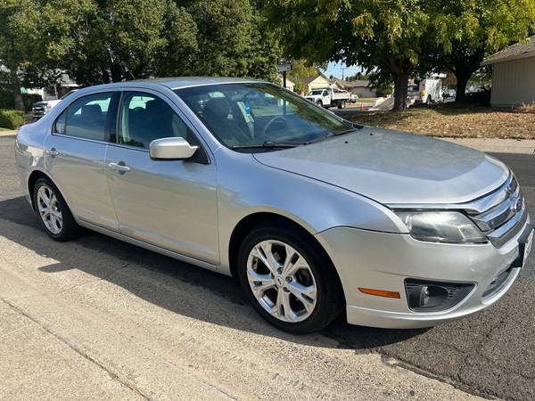 2012 Ford Fusion SE 4dr Front-wheel Drive Sedan Automatic — photo 1