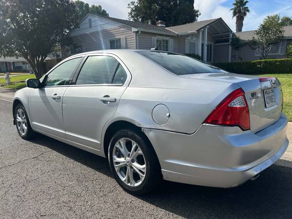 2012 Ford Fusion SE 4dr Front-wheel Drive Sedan Automatic — photo 3