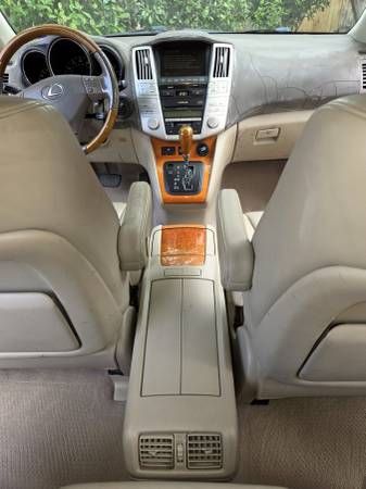2005 Lexus RX 330 Base All-wheel Drive Automatic — photo 4
