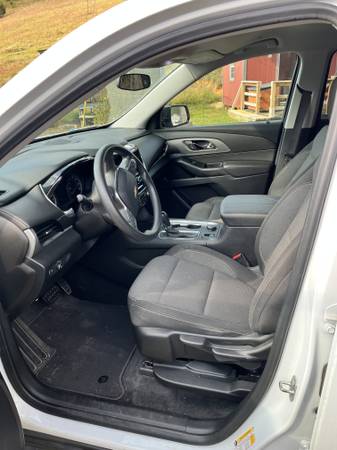 2019 Chevrolet Traverse LS Front-wheel Drive Automatic — photo 5