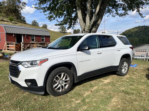 2019 Chevrolet Traverse LS Front-wheel Drive Automatic — photo 1