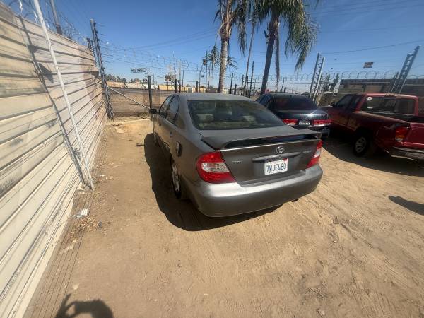 2004 Toyota Camry LE 4dr Sedan Automatic — photo 3