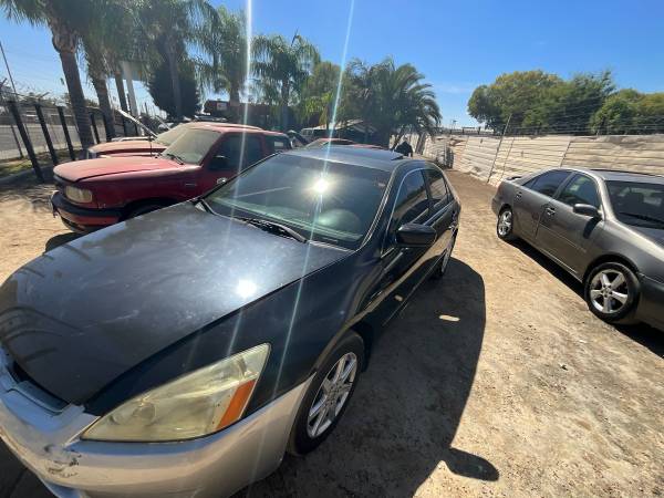 2004 Toyota Camry LE 4dr Sedan Automatic — photo 6