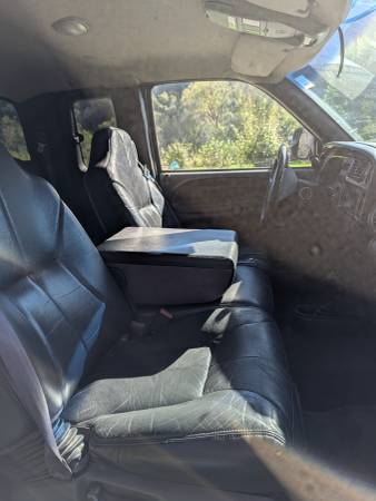 1999 Dodge RAM 2500 ST 4x2 Quad Cab 138.7 in. WB Manual — photo 3