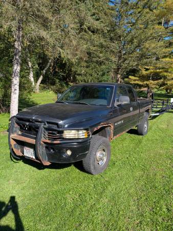 1999 Dodge RAM 2500 ST 4x2 Quad Cab 138.7 in. WB Manual — photo 1