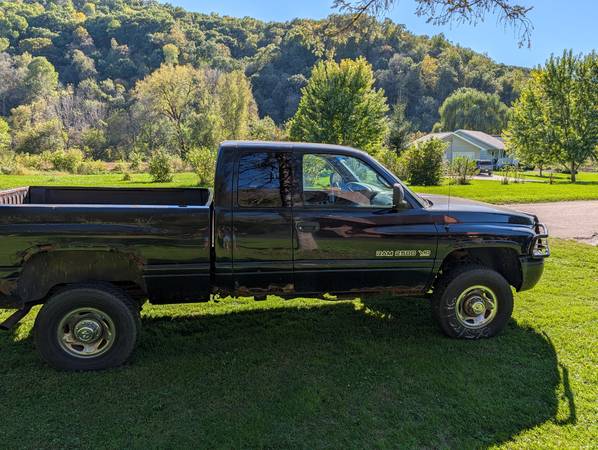1999 Dodge RAM 2500 ST 4x2 Quad Cab 138.7 in. WB Manual — photo 6