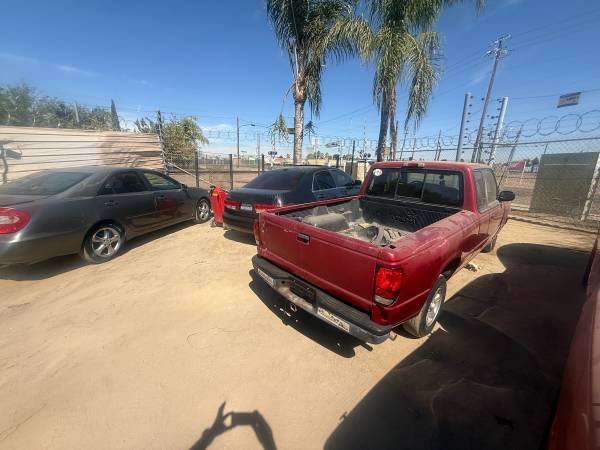 1994 Mazda B2300 SE 2dr Standard Cab SB — photo 3