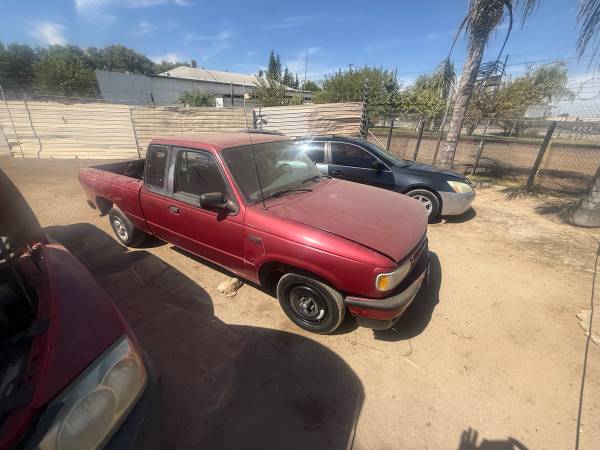 1994 Mazda B2300 SE 2dr Standard Cab SB — photo 2