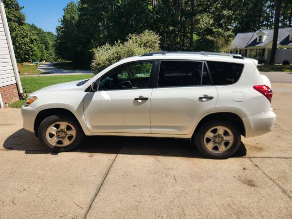2010 Toyota Rav4 Base 4dr 4x4 Automatic — photo 3