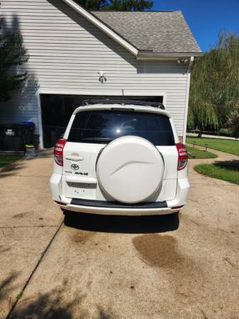 2010 Toyota Rav4 Base 4dr 4x4 Automatic — photo 4