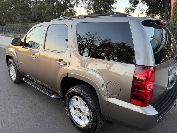2011 Chevrolet Tahoe LTZ 4x2 Automatic — photo 4