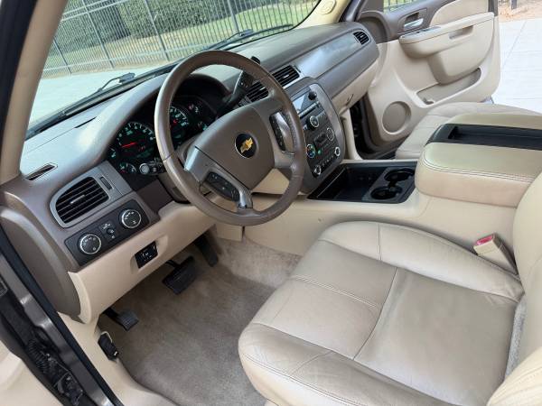 2011 Chevrolet Tahoe LTZ 4x2 Automatic — photo 12