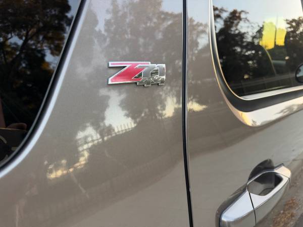 2011 Chevrolet Tahoe LTZ 4x2 Automatic — photo 10