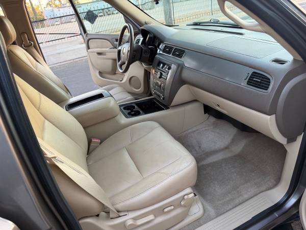 2011 Chevrolet Tahoe LTZ 4x2 Automatic — photo 11