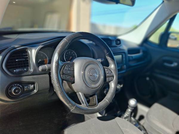 2017 Jeep Renegade Sport — photo 4