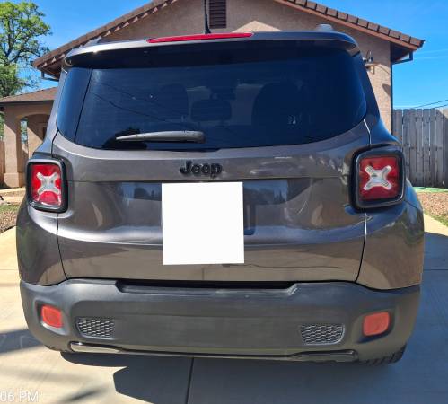 2017 Jeep Renegade Sport — photo 10