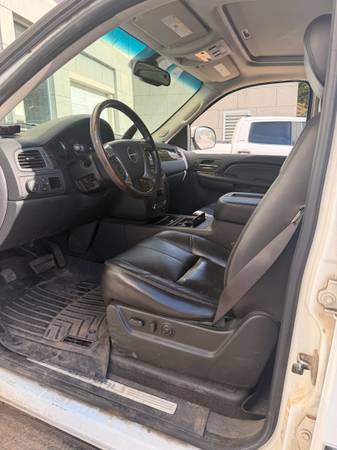 2007 GMC Yukon XL 1500 Denali All-wheel Drive Automatic — photo 7