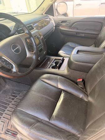 2007 GMC Yukon XL 1500 Denali All-wheel Drive Automatic — photo 11