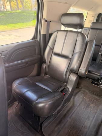 2007 GMC Yukon XL 1500 Denali All-wheel Drive Automatic — photo 10