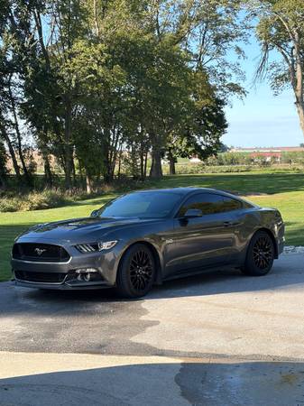 2017 Ford Mustang GT 2dr Fastback Manual — photo 1
