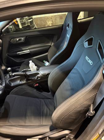 2017 Ford Mustang GT 2dr Fastback Manual — photo 4