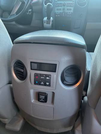 2010 Honda Pilot EX 4dr Front-wheel Drive Automatic — photo 11