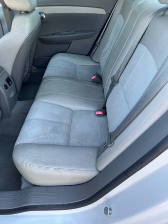 2012 Chevrolet Malibu 1LT — photo 9